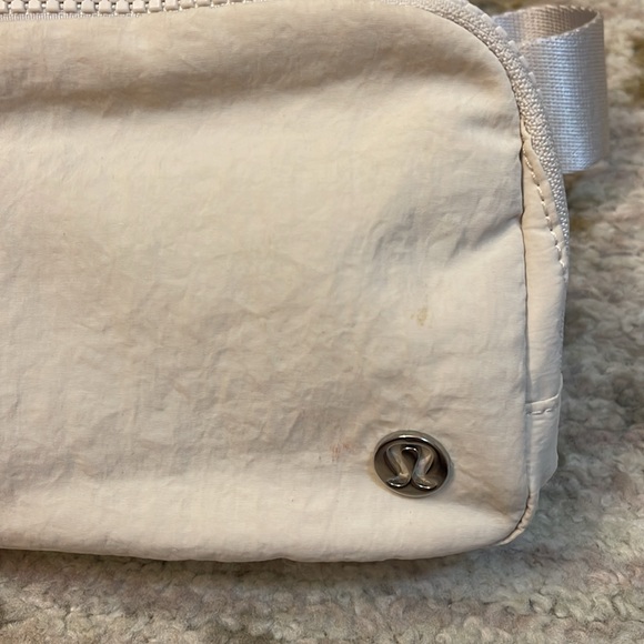 Lululemon everywhere belt bag - Picture 2 of 5